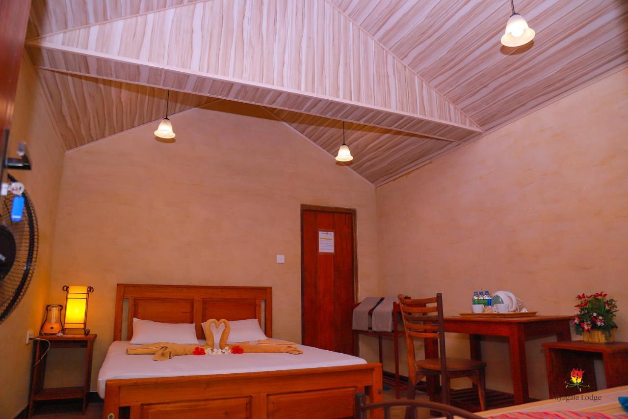 Hotel Niyagala Lodge Szigirija Kültér fotó