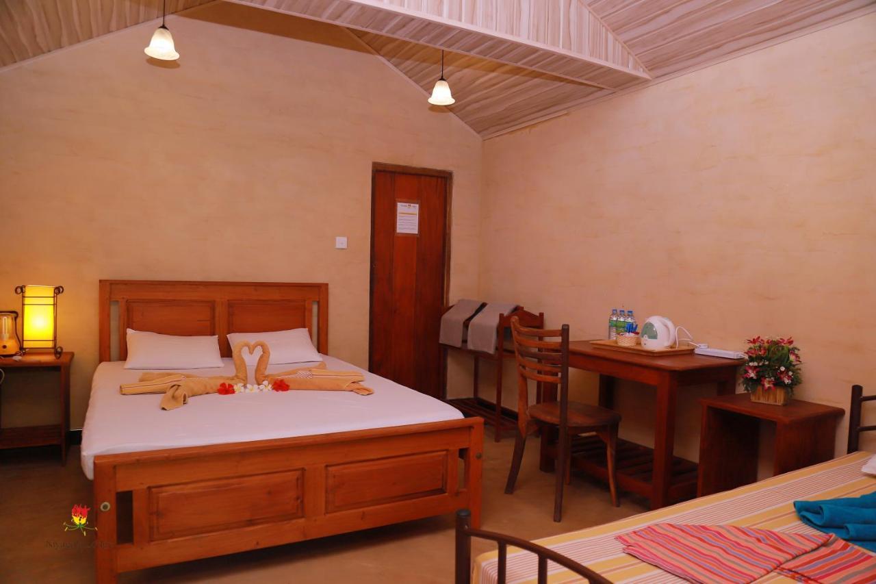 Hotel Niyagala Lodge Szigirija Kültér fotó