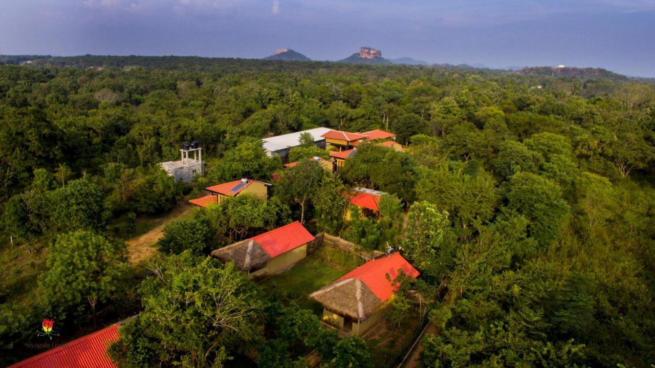Hotel Niyagala Lodge Szigirija Kültér fotó